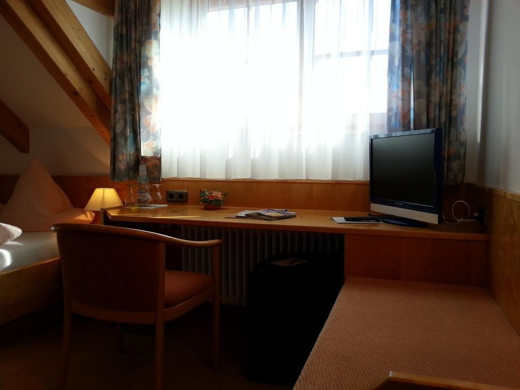 Hotel Seewirt Nonnenhorn Habitación foto