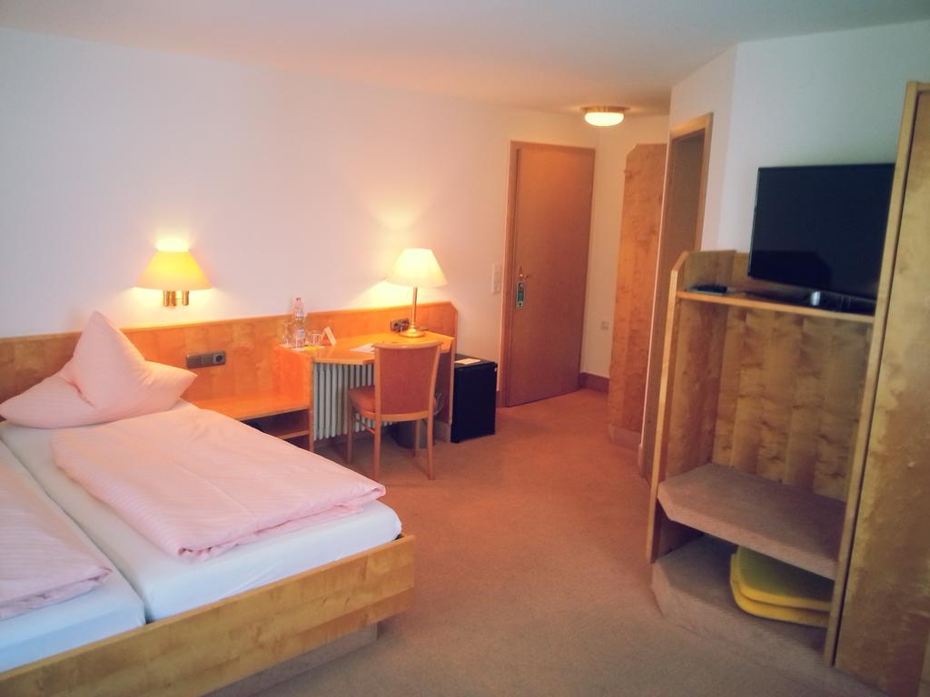 Hotel Seewirt Nonnenhorn Habitación foto